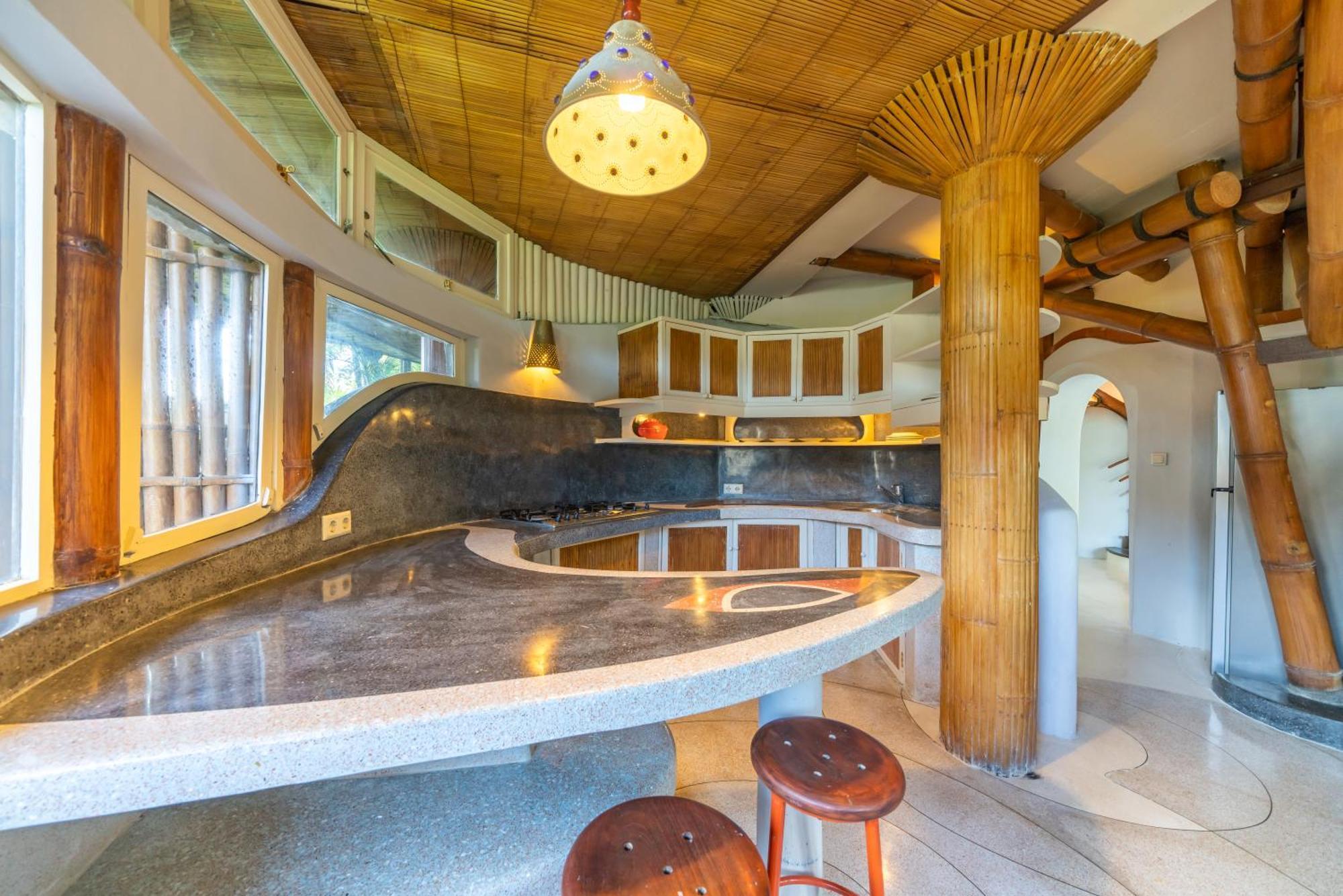 Sejuk Beach Villas Canggu Rum bild